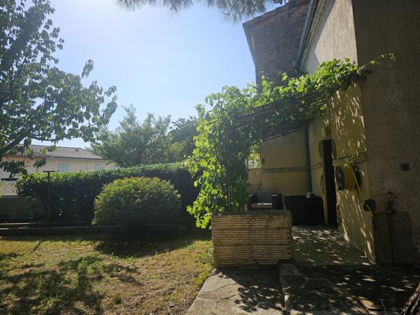 Maison de ville avec garage, jardin et Appartement indépendant