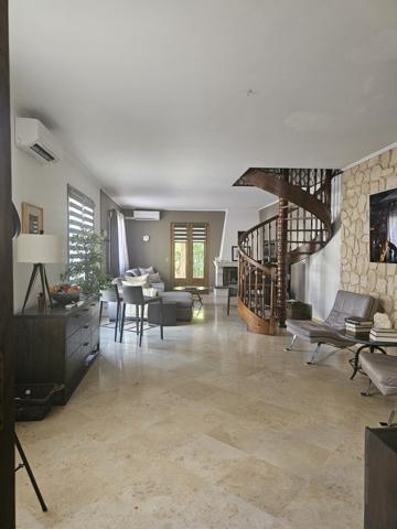 Maison de ville avec garage, jardin et Appartement indépendant