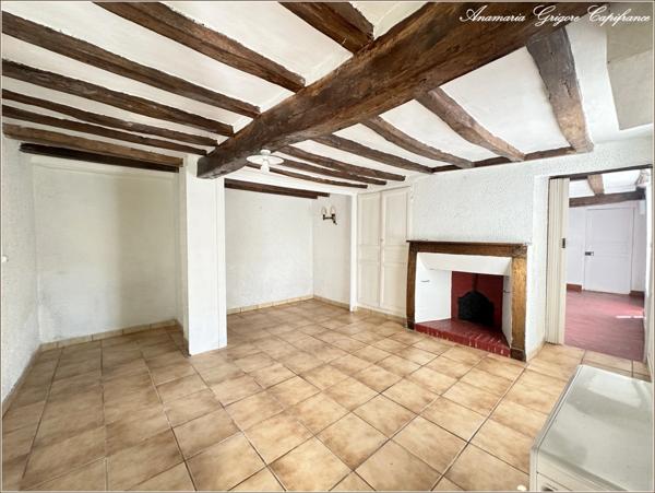 Centre de Courville-Sur-Eure - maison de 48 m², terrain 224 m²