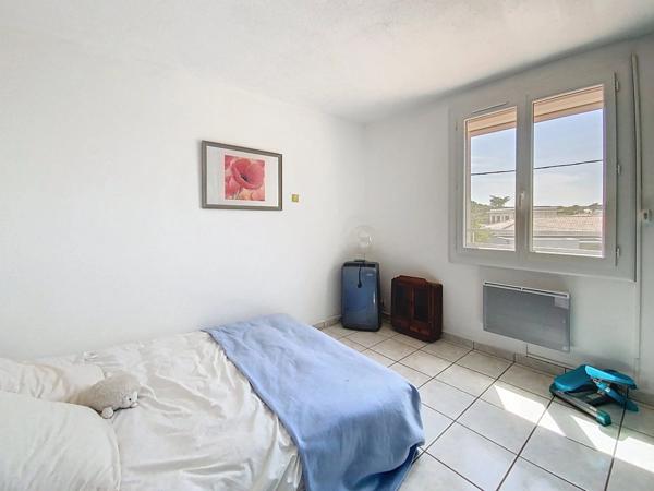 *** VILLA * 4 CHAMBRES * TERRAIN * PISCINE ***