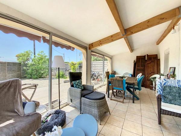*** VILLA * 4 CHAMBRES * TERRAIN * PISCINE ***