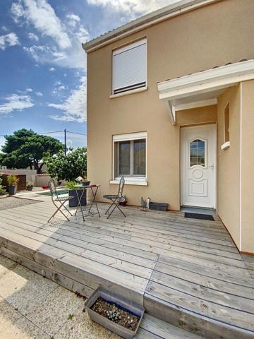 *** VILLA * 4 CHAMBRES * TERRAIN * PISCINE ***