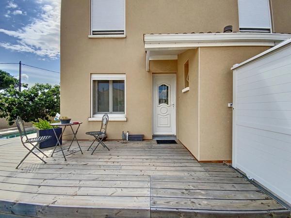 *** VILLA * 4 CHAMBRES * TERRAIN * PISCINE ***