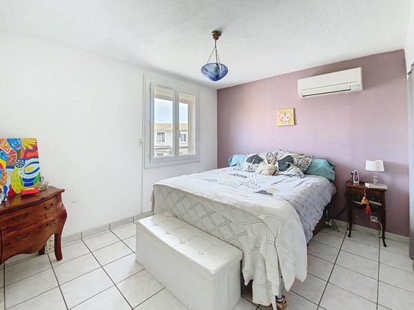 *** VILLA * 4 CHAMBRES * TERRAIN * PISCINE ***