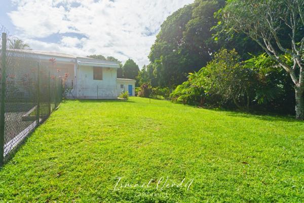 TERRAIN À VENDRE – 887 m² – PETIT-BOURG (VERNOU)