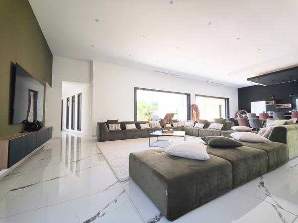 Maison à vendre 1 250 000 € Aigues-Mortes 8 p 236 m² DPE A