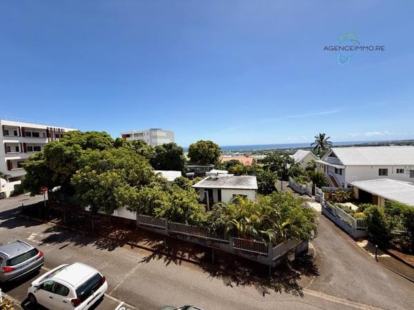 F4 meublé en duplex Rés. LES COTEAUX DU MOUFIA à Ste Clotilde