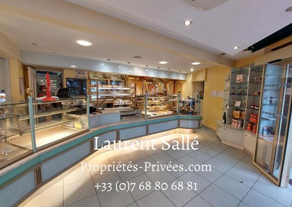 Questembert : Immeuble de rapport de175 m2 (environ)