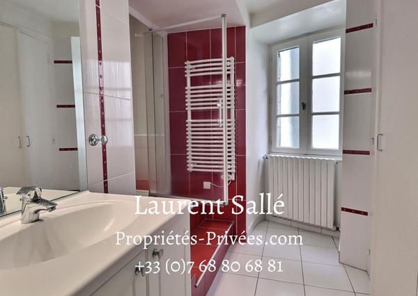 Questembert : Immeuble de rapport de175 m2 (environ)