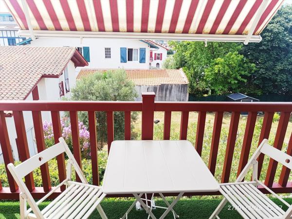 Appartement T2 a 2 MINUTES à pieds de la plage de SOCOA avec place de parking  privative incluse ET cave