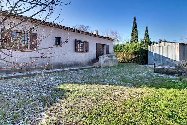 A VENDRE EN EXCLUSIVITE ! Maison Vidauban environ 95 m² , terrain de 734 m² avec garage et cabanon .