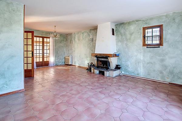 A VENDRE EN EXCLUSIVITE ! Maison Vidauban environ 95 m² , terrain de 734 m² avec garage et cabanon .