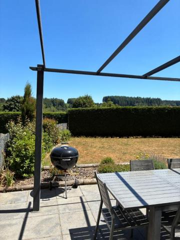 SAINT JUST MALMONT 43240 Maison de ville de 94 m² trois chambres sur 320 m² de terrain