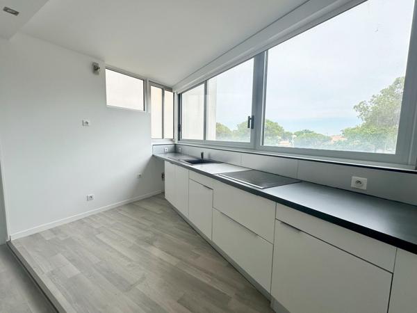 Grand appartement T2bis à CARNON