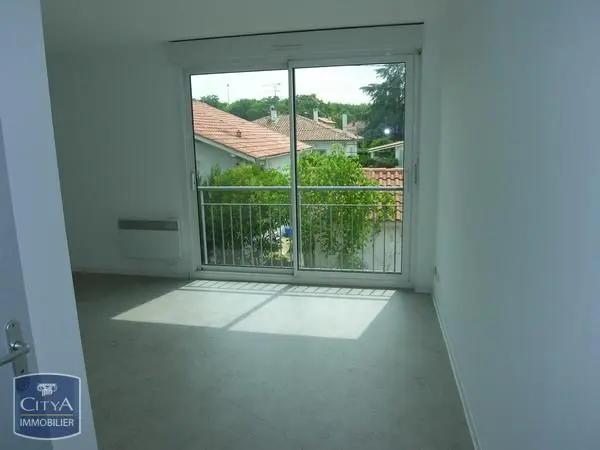 Appartement à louer 1 pièce 27.56m² Mont-de-Marsan (40000)