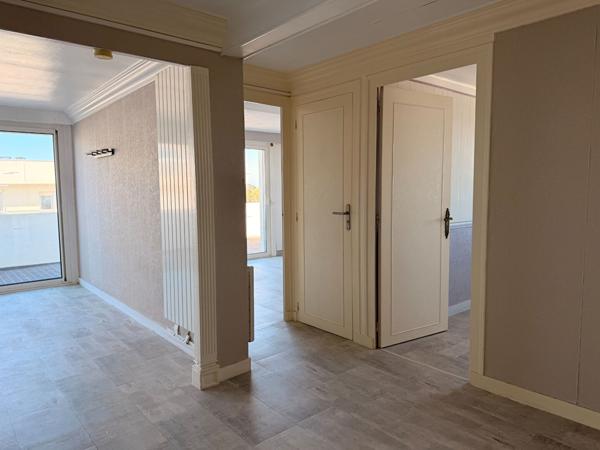 Appartement dernier étage avec terrasse vue mer - marché Pornichet,  
Pornichet 44380