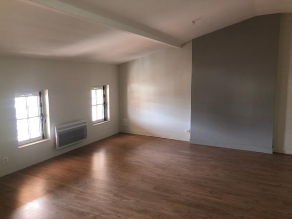 Location appartement Saintes : 430 € - AJP Immobilier Saintes