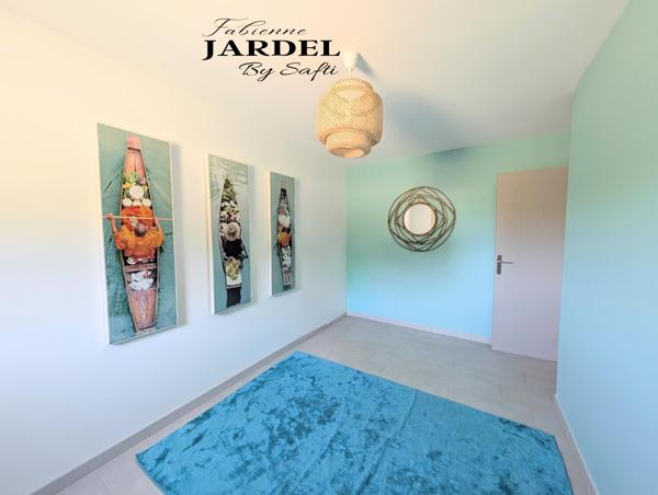 Villa récente de 153 m² de plain pied avec piscine