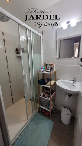 Villa récente de 153 m² de plain pied avec piscine