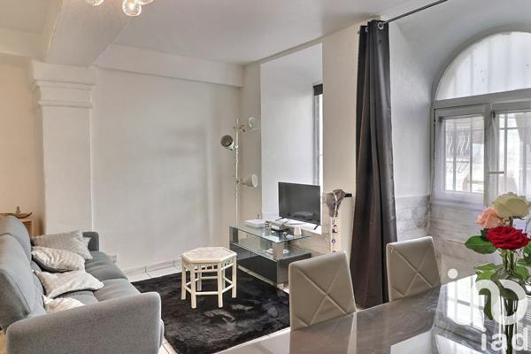 Immeuble à vendre 157 m² Cuers