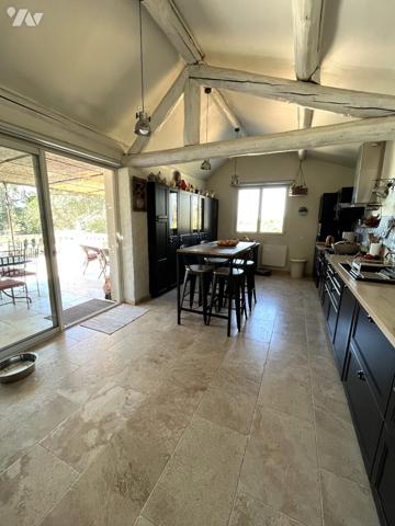 Mas de 283 m² habitables sur 13 000 m²