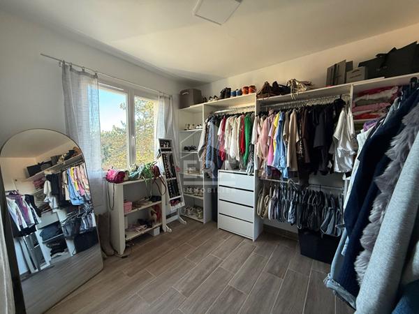 A VENDRE 13850 GREASQUE MAISON DE TYPE 4 DE 100M² SUR 350M² DE JARDIN GARAGE