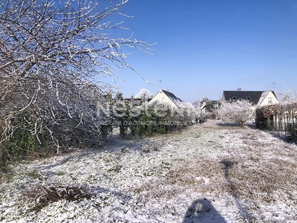 Vineuil - terrain à bâtir - emplacement rare - Tout le coeur de village et Intermarché à pied