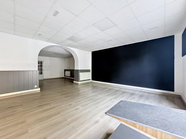 Local Commercial
         3 pièces
        - 70 m² Exclusivité 145 000 € *