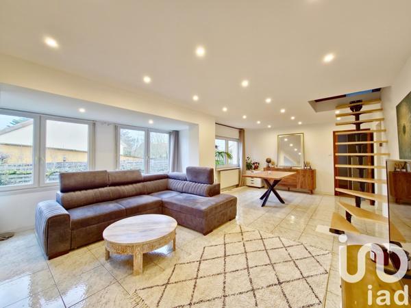 Maison 5 pièces de 100 m² à Sainte-Marie-aux-Chênes (57255)