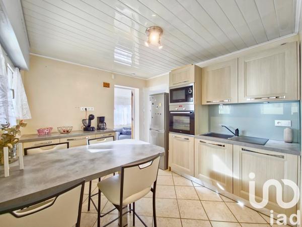 Maison 5 pièces de 100 m² à Sainte-Marie-aux-Chênes (57255)