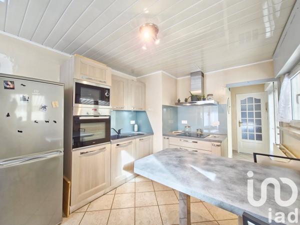 Maison 5 pièces de 100 m² à Sainte-Marie-aux-Chênes (57255)