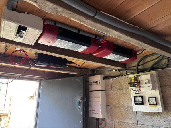 Maison en pleine nature, sur terrain boisé