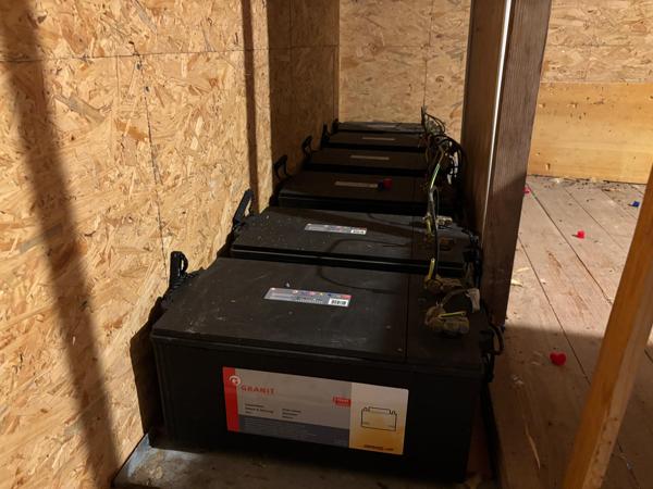 Maison en pleine nature, sur terrain boisé