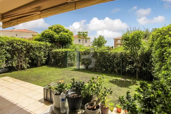 Joli rez-de-jardin proche des plages de Juan-les-Pins