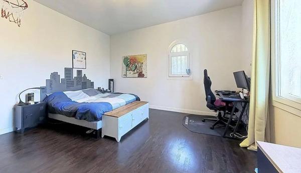 Villa de Charme à Vence 342m² - 5 Chambres - Aperçu Mer - Piscine - Terrasses et Jardin Paysagé