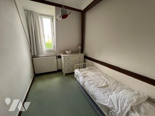 PROXIMITE IMMEDIATE DE THIBERVILLE BELLE PROPRIETE AVEC PISCINE DANS UN BEL ENVIRONNEMENT