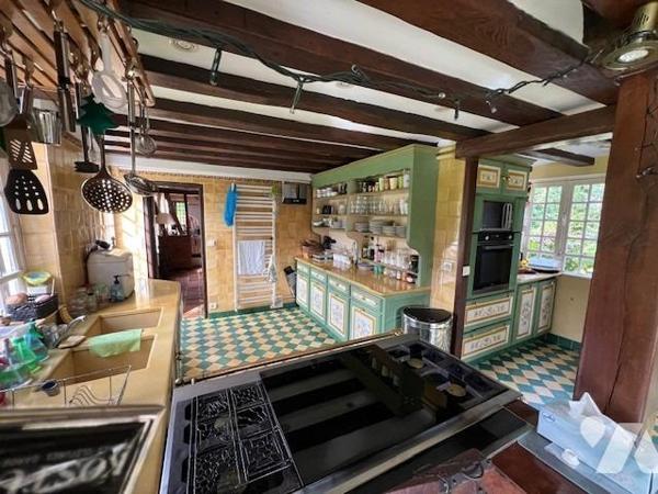 PROXIMITE IMMEDIATE DE THIBERVILLE BELLE PROPRIETE AVEC PISCINE DANS UN BEL ENVIRONNEMENT