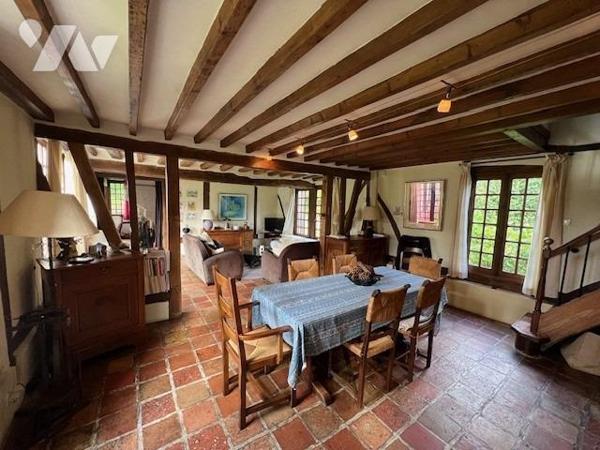 PROXIMITE IMMEDIATE DE THIBERVILLE BELLE PROPRIETE AVEC PISCINE DANS UN BEL ENVIRONNEMENT