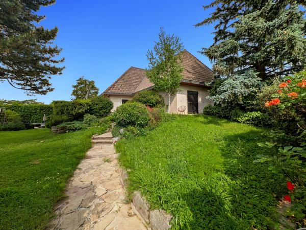 MAISON FAMILIALE AU BOIS FEUILLY