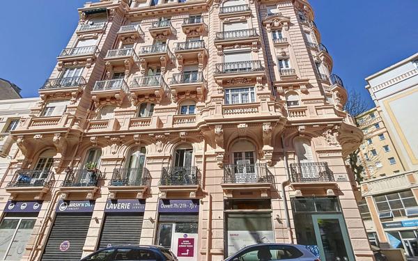 Appartement à vendre    2 pièces • 36,81 m2 Nice