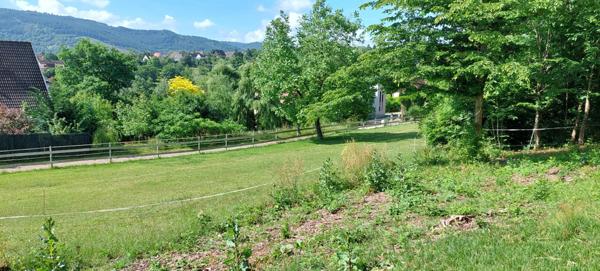 Terrain de 8 ares au cadre verdoyant et calme