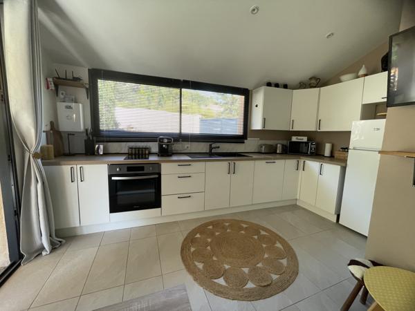 Cotignac (83570) COTIGNAC Grande propriété, 3 Bâtisses sur 3500m² de terrain arboré avec vue dégagée, idéal pour une activité