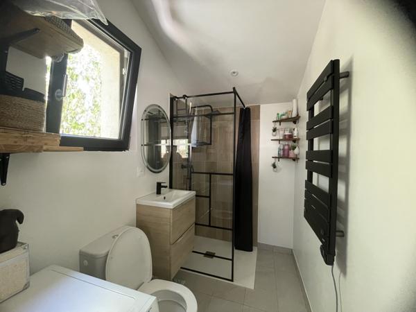 Cotignac (83570) COTIGNAC Grande propriété, 3 Bâtisses sur 3500m² de terrain arboré avec vue dégagée, idéal pour une activité