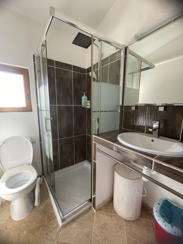 Cotignac (83570) COTIGNAC Grande propriété, 3 Bâtisses sur 3500m² de terrain arboré avec vue dégagée, idéal pour une activité