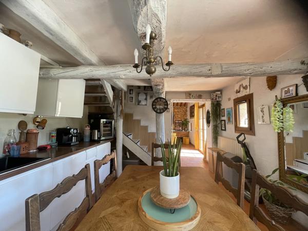 Cotignac (83570) COTIGNAC Grande propriété, 3 Bâtisses sur 3500m² de terrain arboré avec vue dégagée, idéal pour une activité