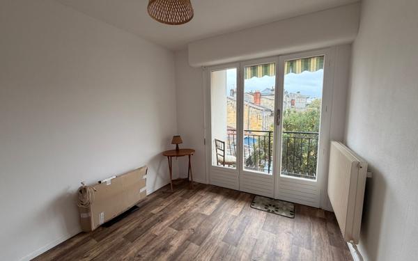 Appartement à louer    2 pièces •  Bordeaux