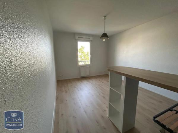 Appartement à louer 1 pièce 20.92m² Niort (79000)
