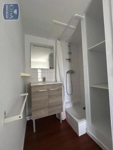 Appartement à louer 1 pièce 20.92m² Niort (79000)