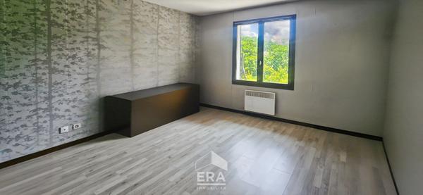 PAREMPUYRE - Maison familiale 160 m² de plain-pied sur 2000 m² de terrain - CALME