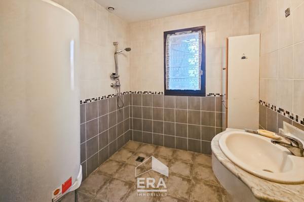 PAREMPUYRE - Maison familiale 160 m² de plain-pied sur 2000 m² de terrain - CALME